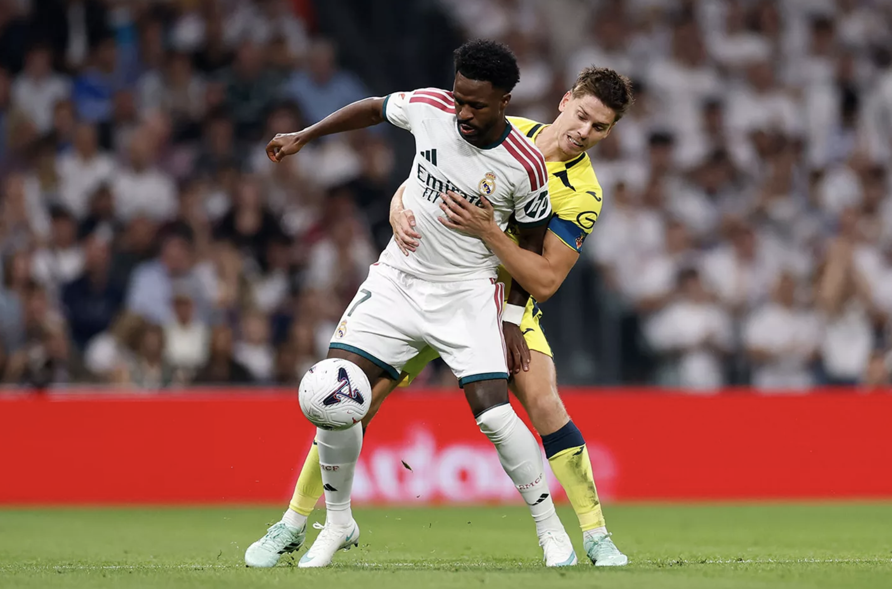 Vinicius Jr. pega punição pesada por expulsão e perderá Barcelona x Real Madrid