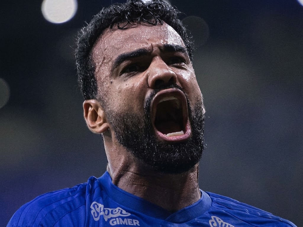 Cruzeiro suporta pressão, vence o Remo por 1 a 0 no Brasileirão