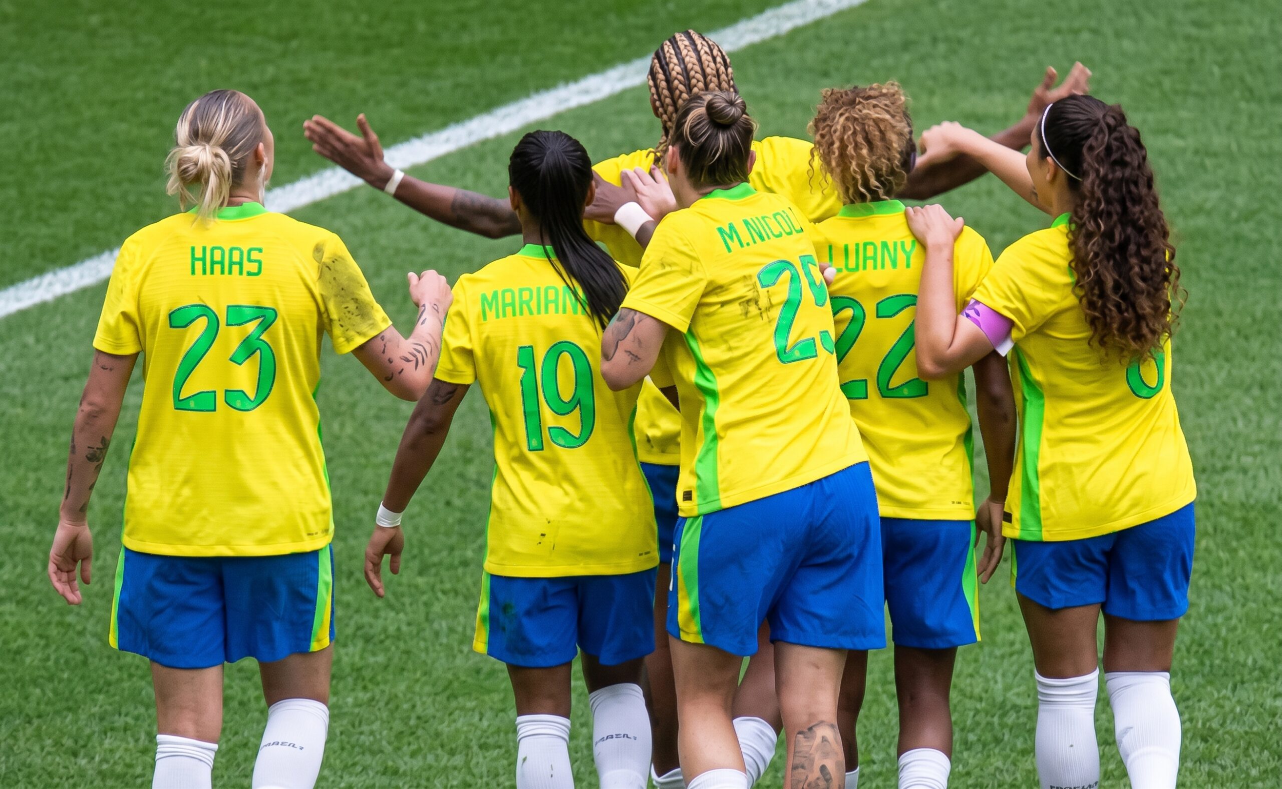Brasil vence Argentina por 3 a 1 em amistoso no Beira-Rio