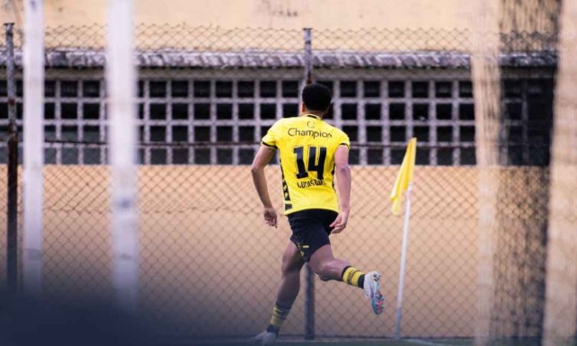 São Bernardo vence Vila Nova por 3 a 2 e garante permanência na Série B
