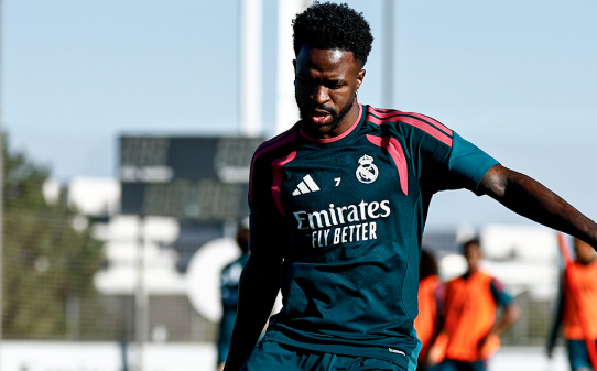 Jornal espanhol diz que Vini Jr. vive ‘fundo do poço’ no Real Madrid