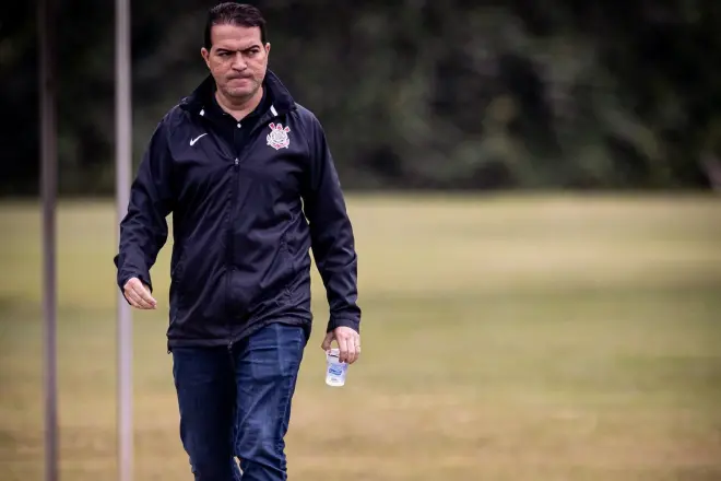 Corinthians anuncia saída de Marcelo Paz do comando do futebol