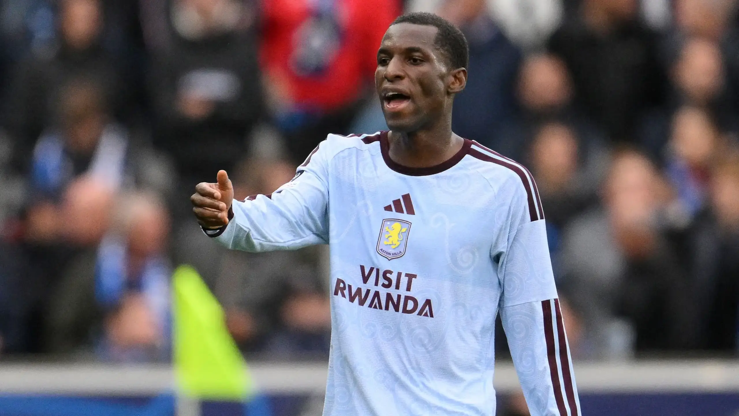 Nicolas Jackson assume o ataque do Aston Villa após saída de Watkins