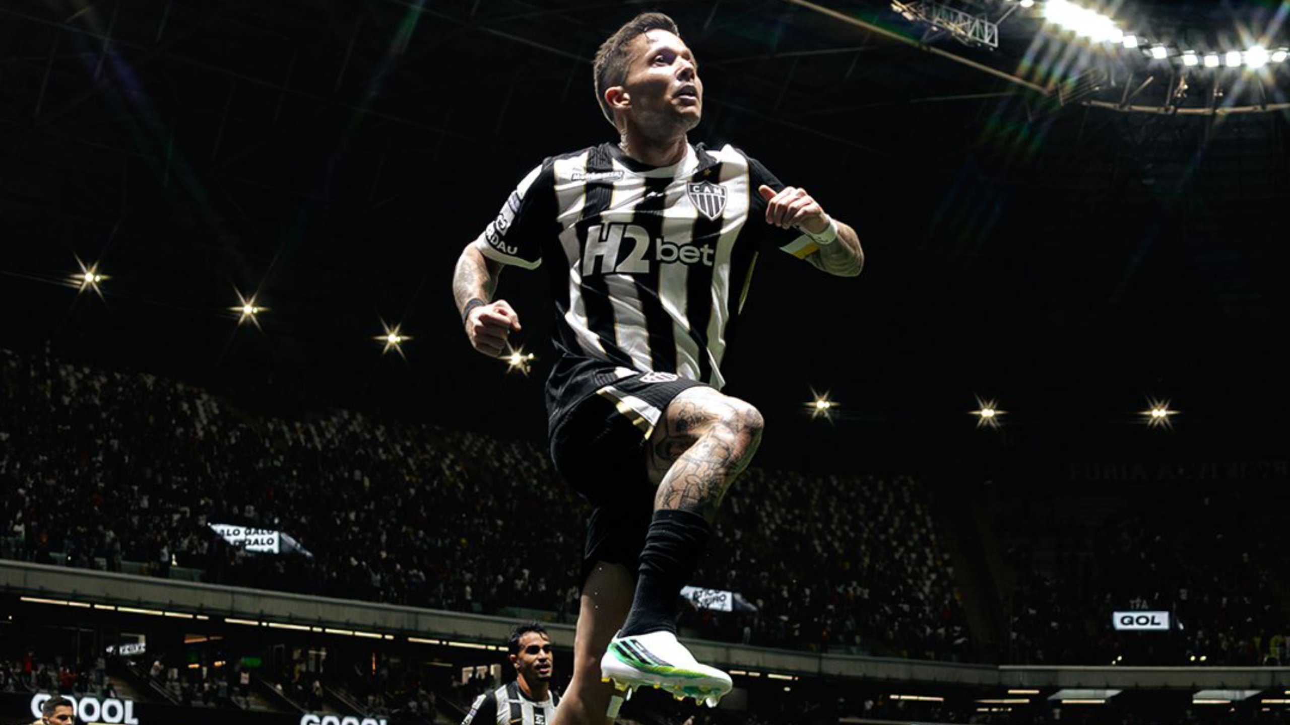 Atlético-MG suporta pressão do Bragantino e vence com gol de Bernard