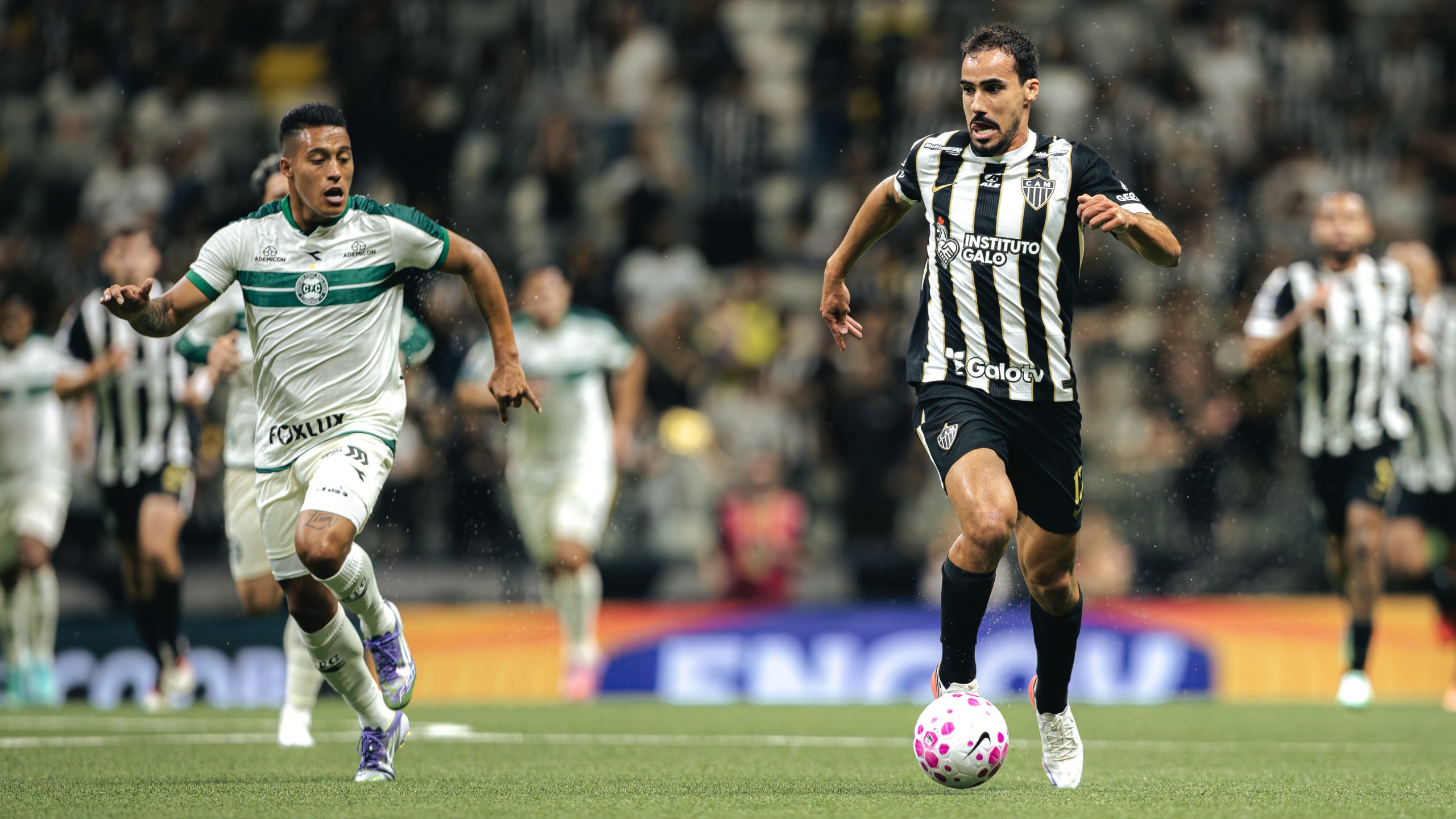 Atlético-MG é advertido por dívidas e corre risco de transfer ban
