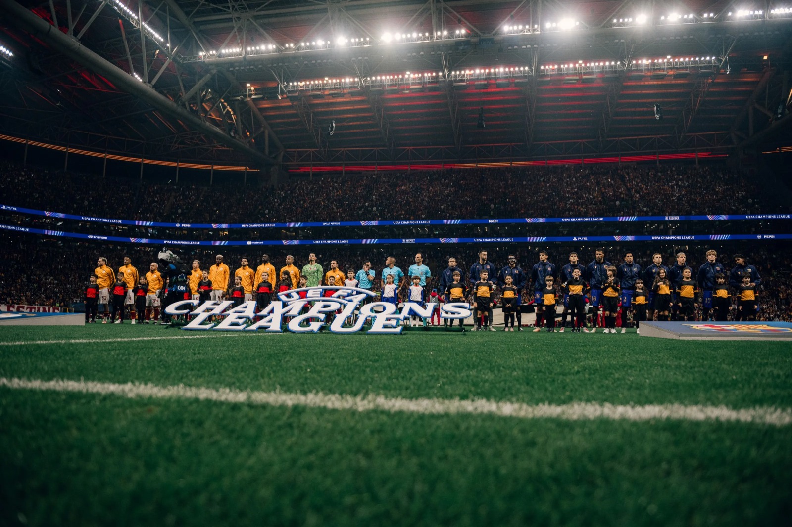 Barcelona perde dois titulares para duelo contra o PSG na Liga dos Campeões