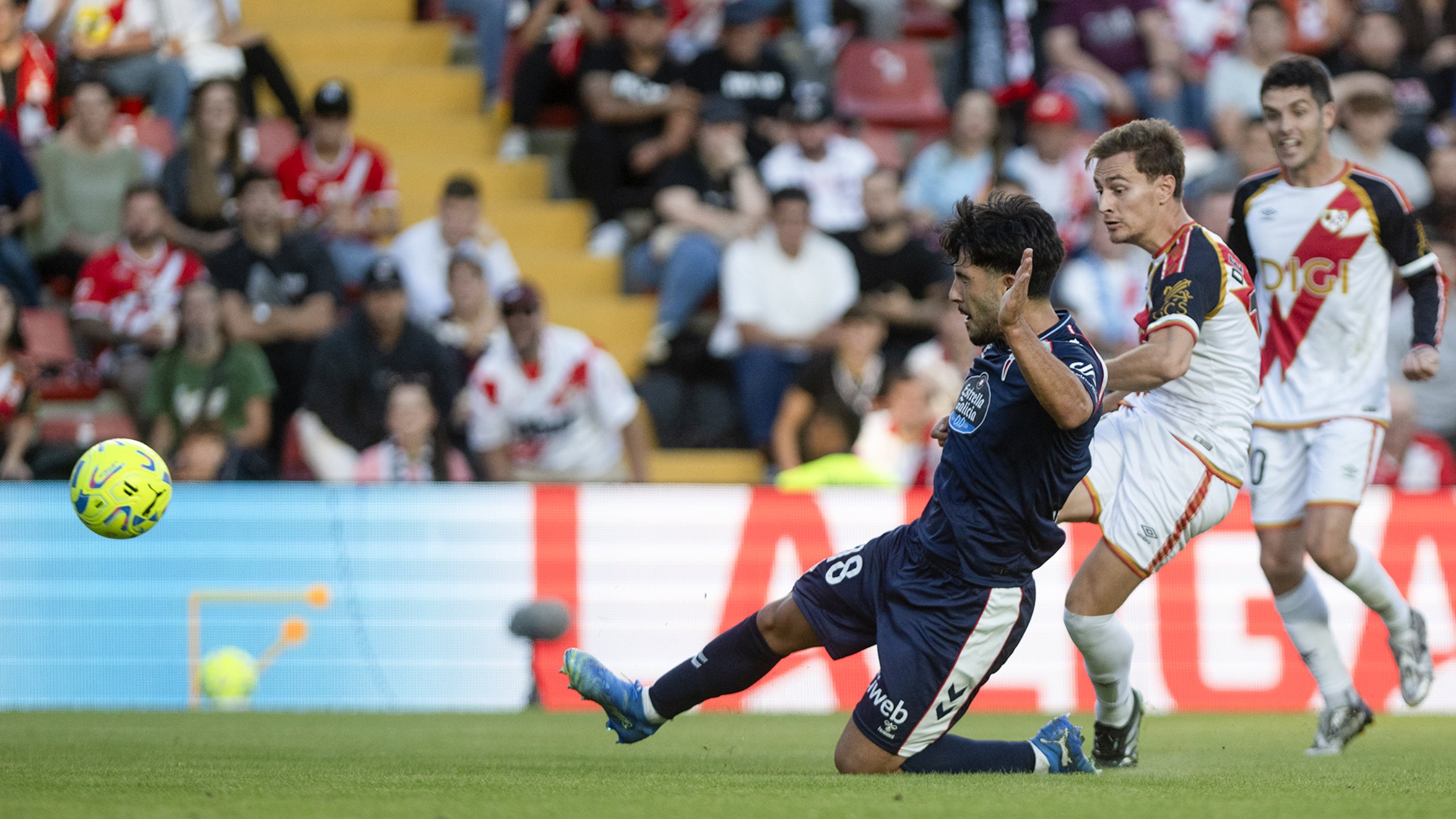 Rayo Vallecano derrota Celta de Vigo por 3 a 0 no Campeonato Espanhol