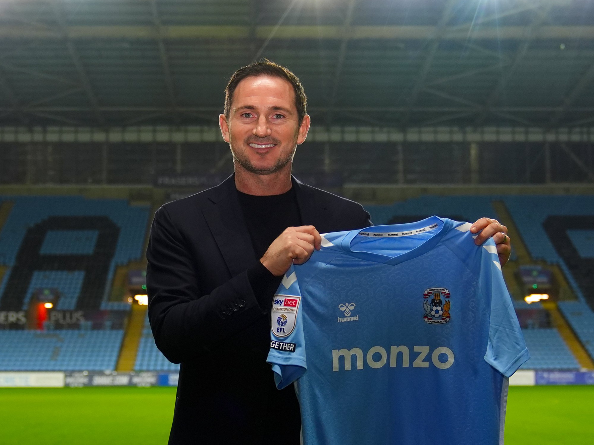 Lampard destaca cautela antes do duelo entre Coventry e Tottenham