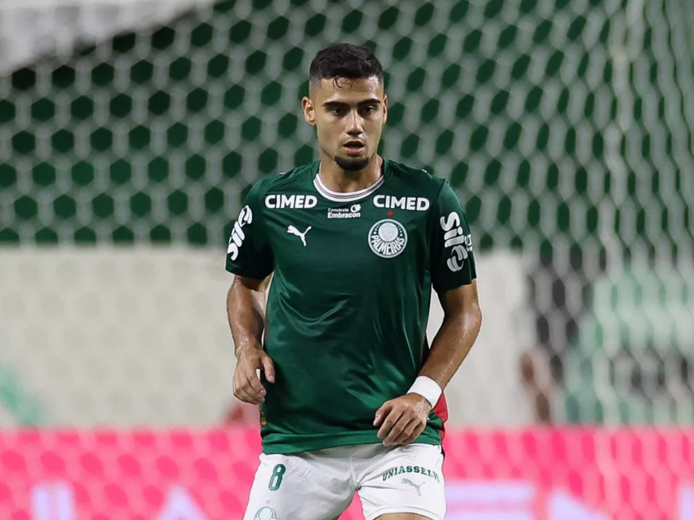 Andreas Pereira se manifesta após expulsão: “Sei que errei”