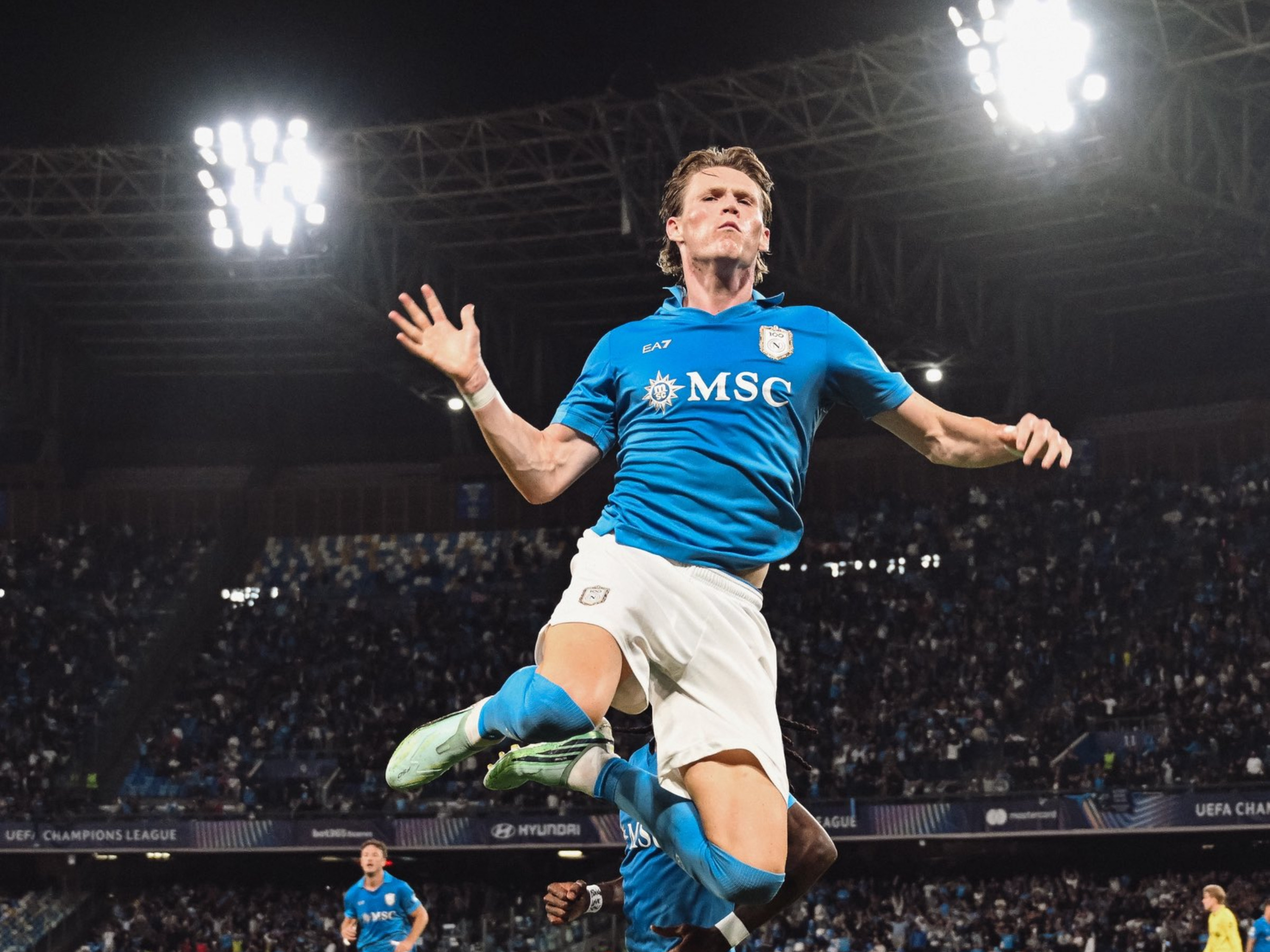 Napoli vence Bodo/Glimt em jogo de sete gols na Champions
