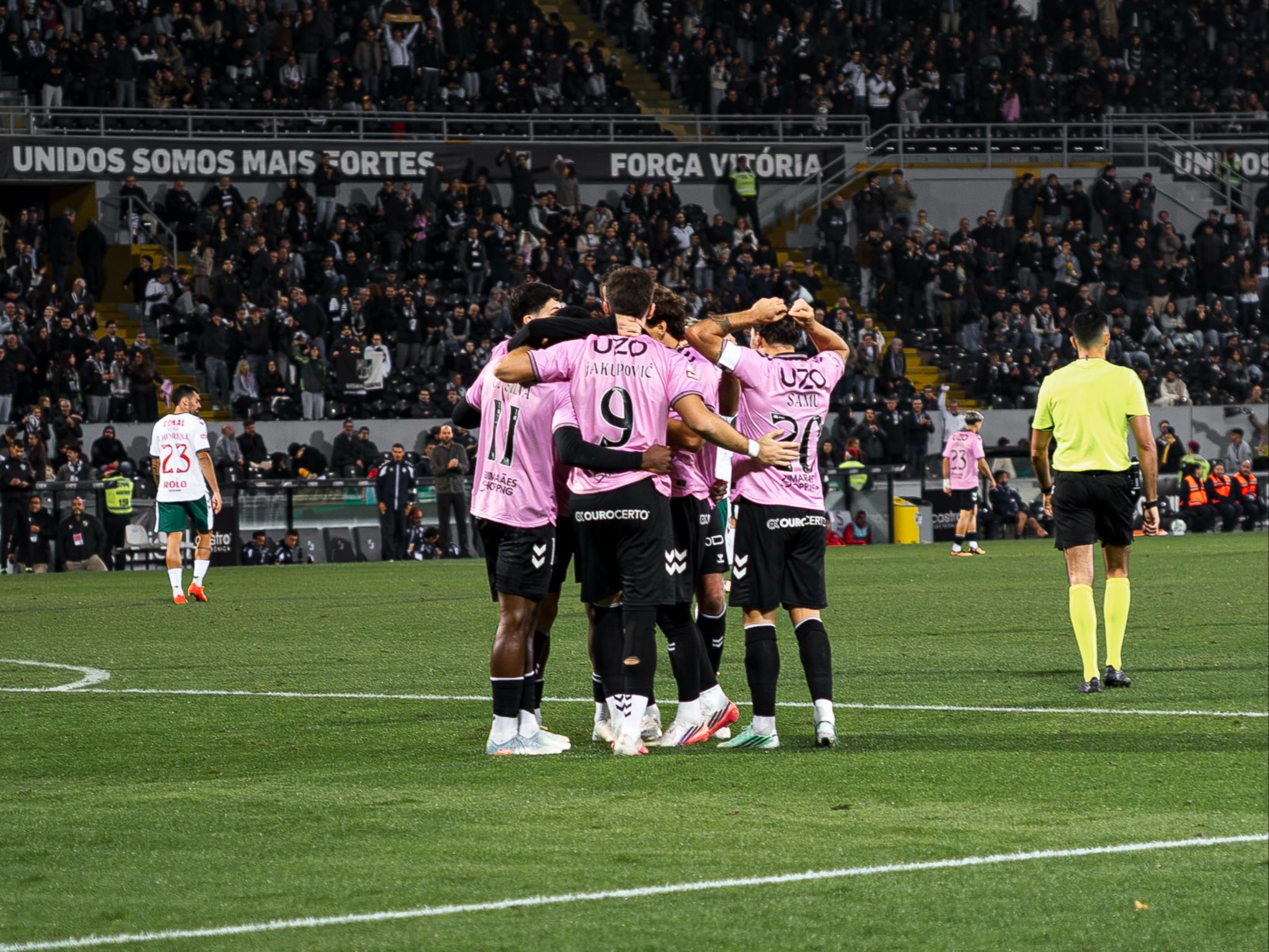 Vitória de Guimarães faz cinco e goleia o Marítimo pelo Campeonato Português
