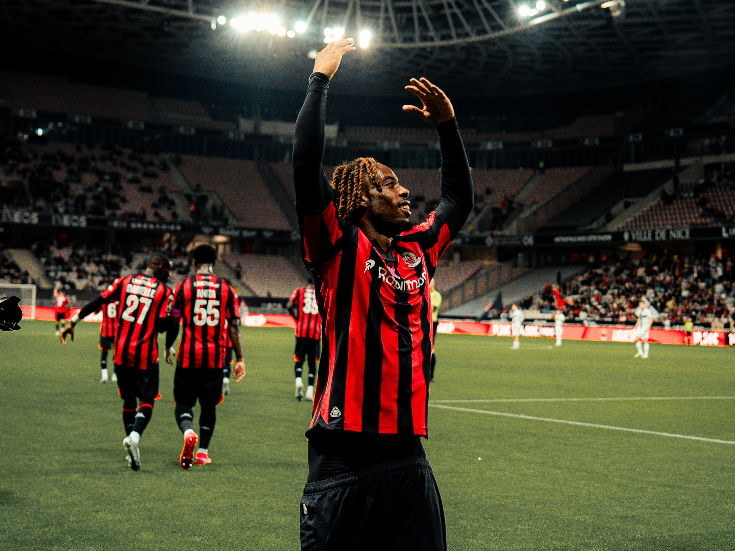 Nice bate o Rennes por 5 a 2 e mantém boa fase no Campeonato Francês
