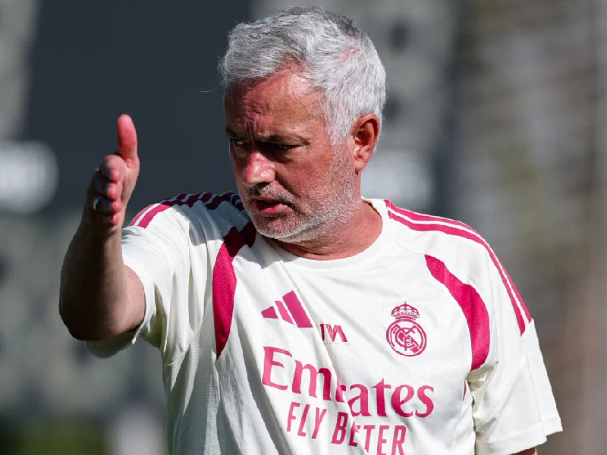 Mourinho define dispensas no elenco do Real Madrid, revela portal