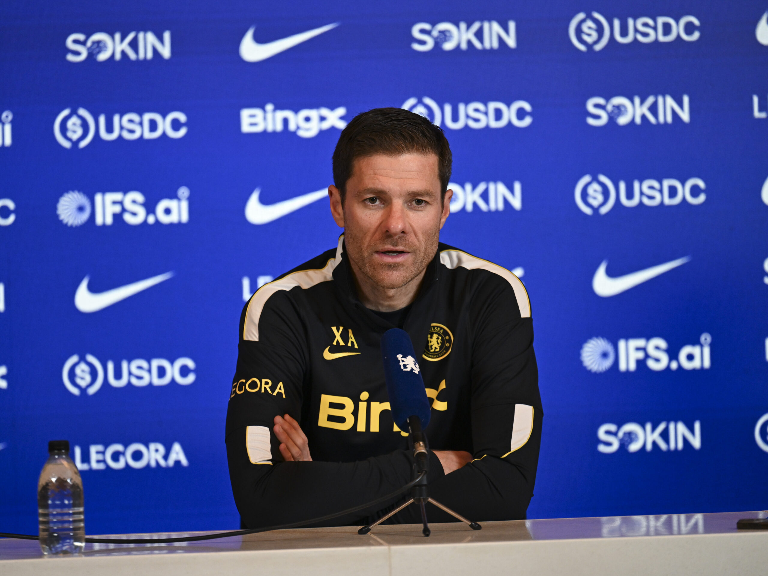 Xabi Alonso diz que “não há conversas” para emprestar Estêvão; assista